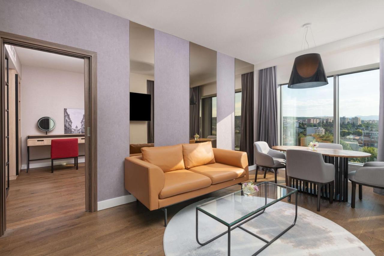 Radisson Blu Hotel, Cluj Екстериор снимка A suite at the hotel