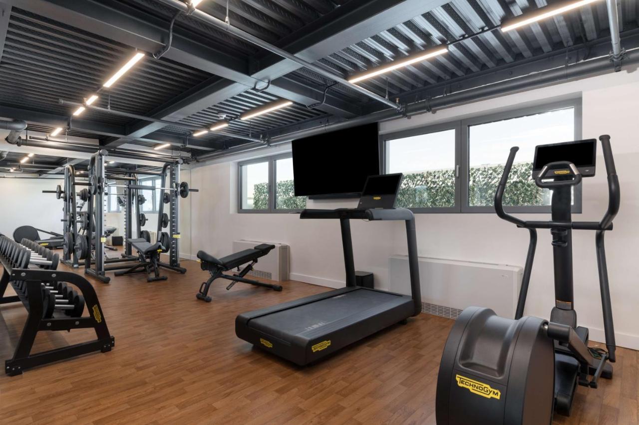 Radisson Blu Hotel, Cluj Екстериор снимка The gym at the hotel