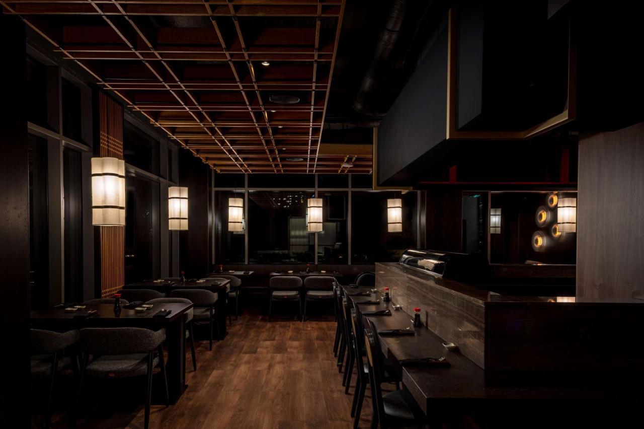 Radisson Blu Hotel, Cluj Екстериор снимка Interior of a restaurant in Tokyo