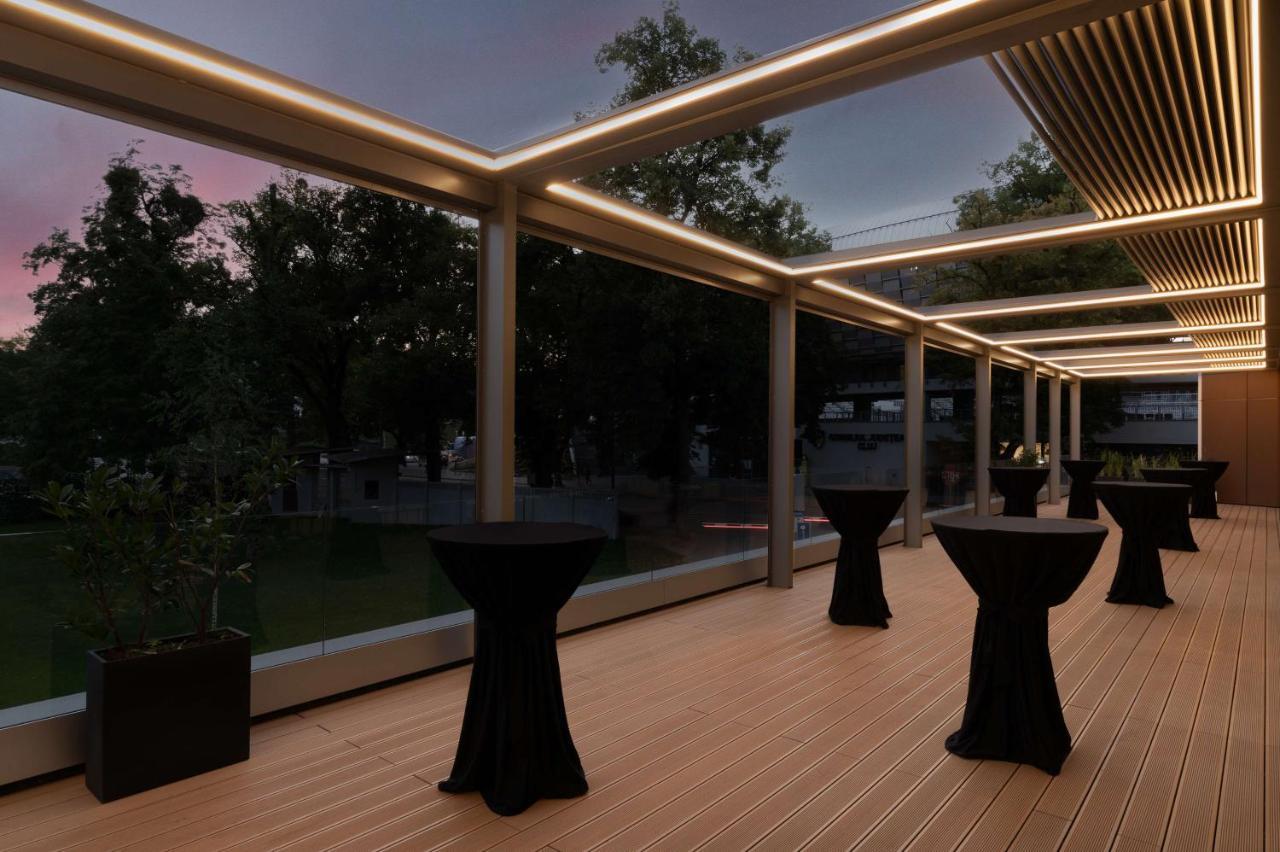 Radisson Blu Hotel, Cluj Екстериор снимка Pergola with louvres