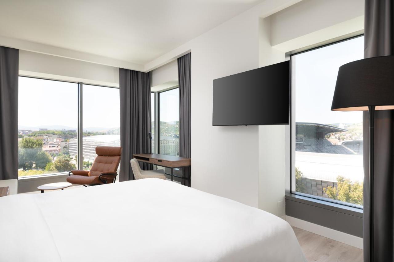 Radisson Blu Hotel, Cluj Екстериор снимка A bedroom at the hotel