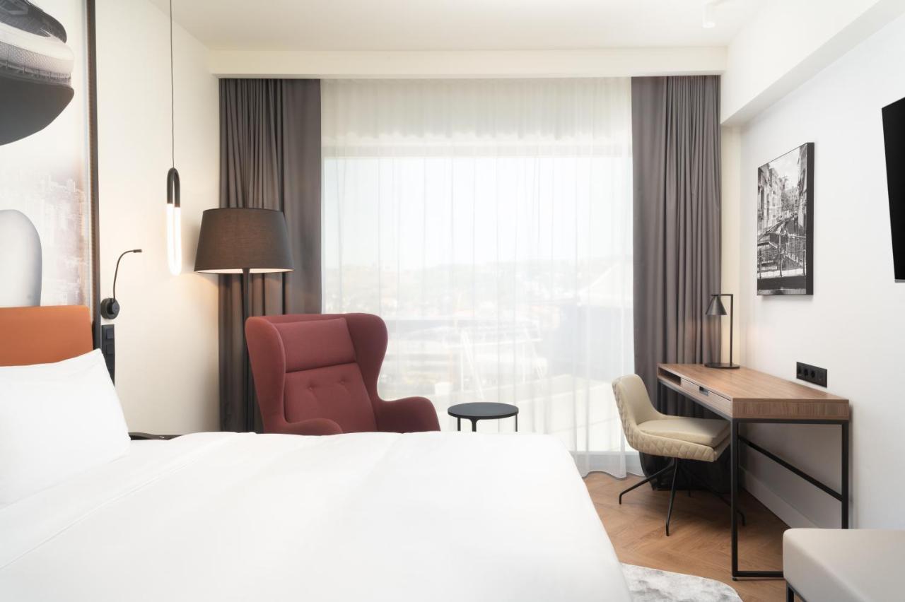 Radisson Blu Hotel, Cluj Екстериор снимка A room at the hotel